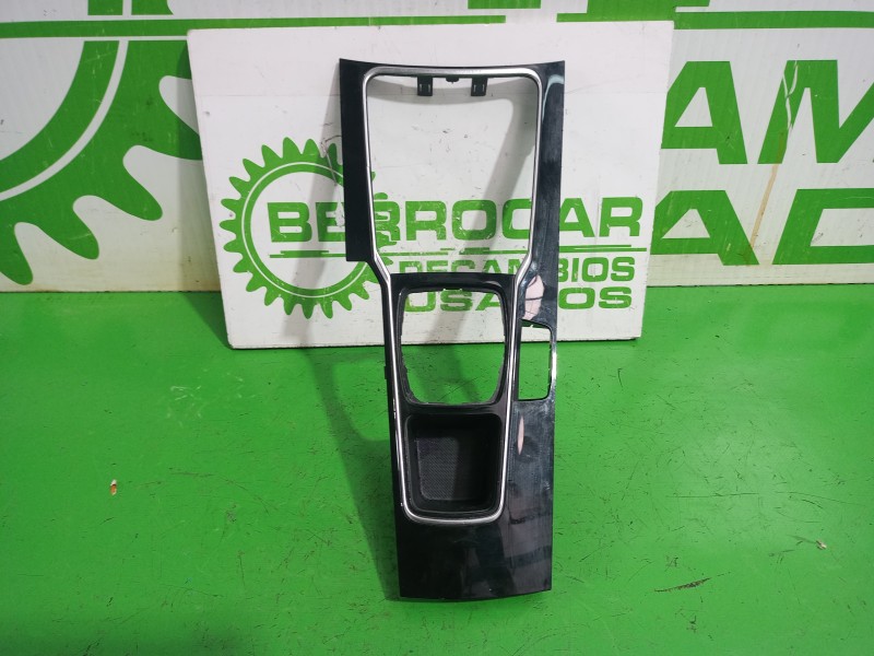Recambio de moldura para peugeot 508 active referencia OEM IAM 9686453977  