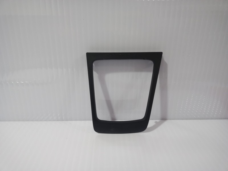 Recambio de moldura para skoda yeti active referencia OEM IAM 1Z1863212  