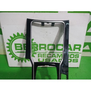 Recambio de moldura para peugeot 508 active referencia OEM IAM 9686453977  
