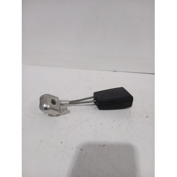 Recambio de enganche cinturon trasero derecho para seat exeo (3r2) 1.8 tsi referencia OEM IAM 3R0857740  