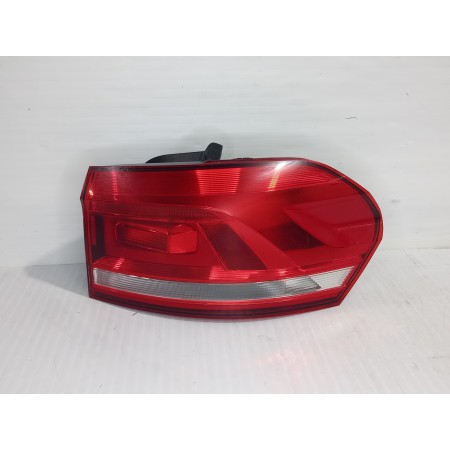 Recambio de piloto trasero derecho para volkswagen touran (5t1) advance bmt referencia OEM IAM 5TA945096A  