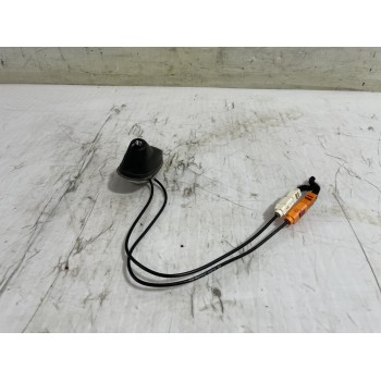 Recambio de base de antena para opel corsa f edition referencia OEM IAM 920204032  