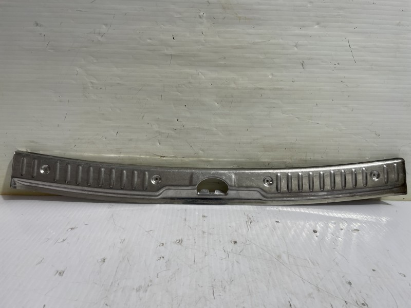 Recambio de moldura maletero para peugeot 308 sw envy referencia OEM IAM 807517E  