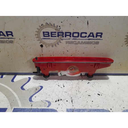 Recambio de luz central de freno para peugeot partner kombi referencia OEM IAM 89071289  
