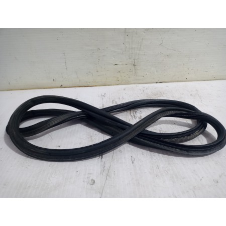 Recambio de goma contorno para opel corsa f edition referencia OEM IAM 9823215380  