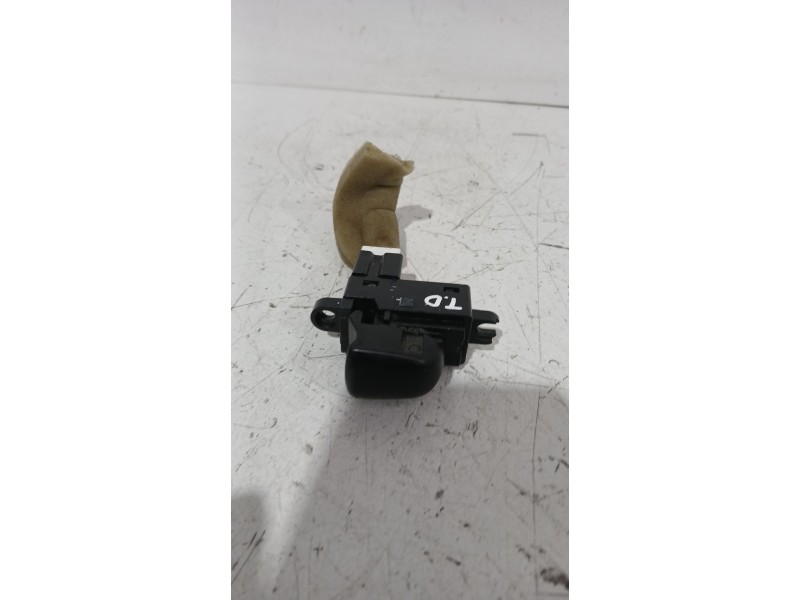 Recambio de mando elevalunas trasero derecho para nissan juke (f15) 1.5 dci referencia OEM IAM 254111KL5A  