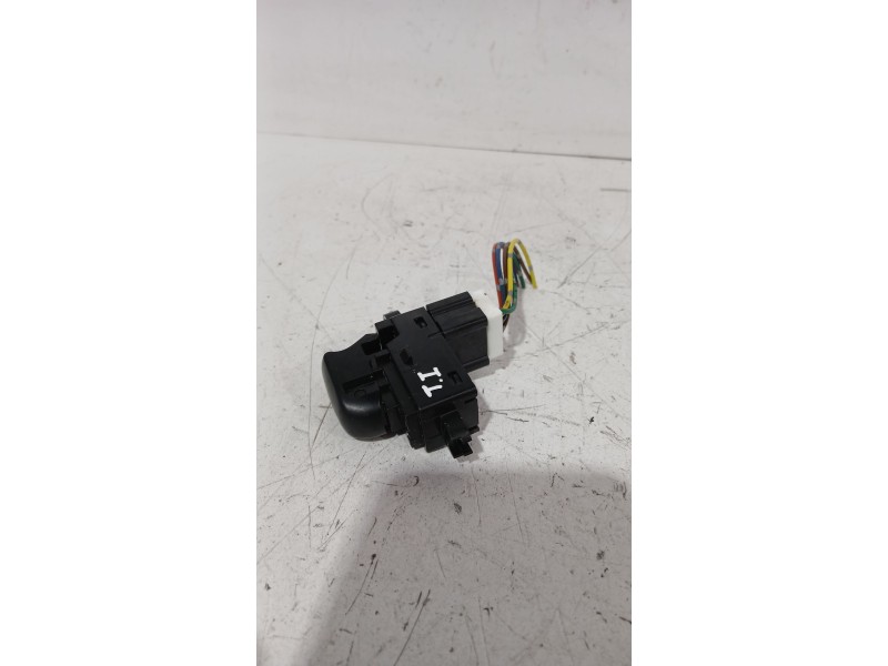 Recambio de mando elevalunas trasero izquierdo para nissan juke (f15) 1.5 dci referencia OEM IAM 254111KL5A  