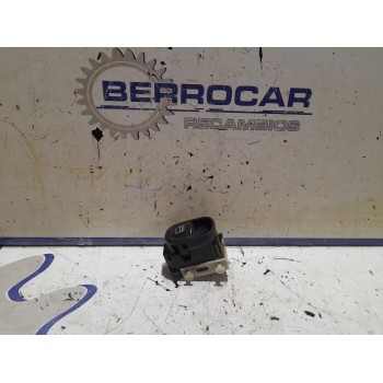 MANDO ELEVALUNAS TRASERO DERECHO 2038200210 