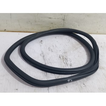 Recambio de goma contorno para opel corsa f edition referencia OEM IAM 9829331980  