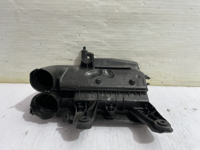 Recambio de caja filtro aire para peugeot 308 sw envy referencia OEM IAM 9673061080  