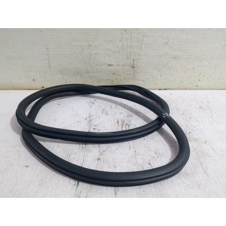 Recambio de goma contorno para opel corsa f edition referencia OEM IAM 9829331980  