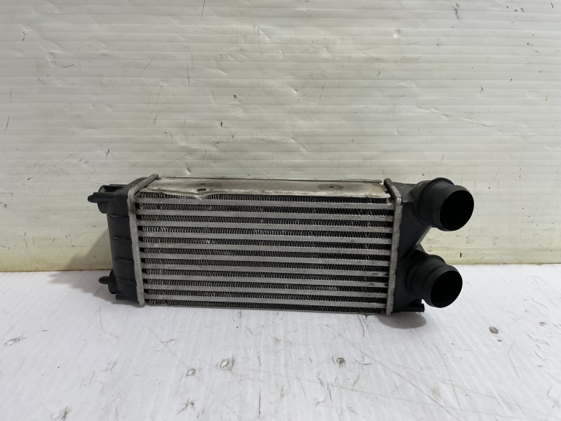 Recambio de intercooler para peugeot 308 sw envy referencia OEM IAM 9684212480  