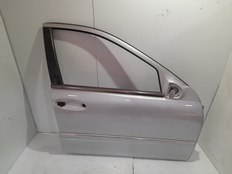 Recambio de puerta delantera derecha para mercedes-benz clase c (w203) berlina 2.2 cdi cat referencia OEM IAM A2037200205  