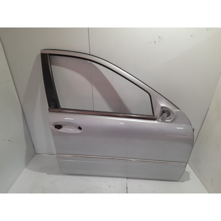 Recambio de puerta delantera derecha para mercedes-benz clase c (w203) berlina 2.2 cdi cat referencia OEM IAM A2037200205  
