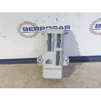 Recambio de caja reles / fusibles para kia sorento 2.5 crdi referencia OEM IAM 911713E921  