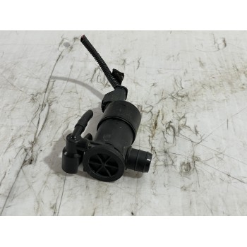 Recambio de bomba limpia para opel corsa f edition referencia OEM IAM 2107R6UA0A  