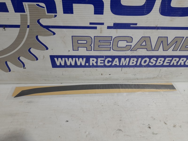 Recambio de tira adhesiva para hyundai elantra (xd) 2.0 crdi cat referencia OEM IAM 86392A5000  