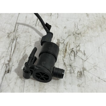 Recambio de bomba limpia para opel corsa f edition referencia OEM IAM 2107R6UA0A  