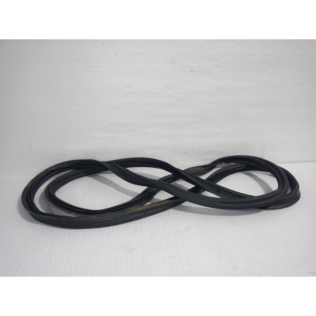 Recambio de goma contorno para volkswagen touran (5t1) advance bmt referencia OEM IAM 5TA827705  