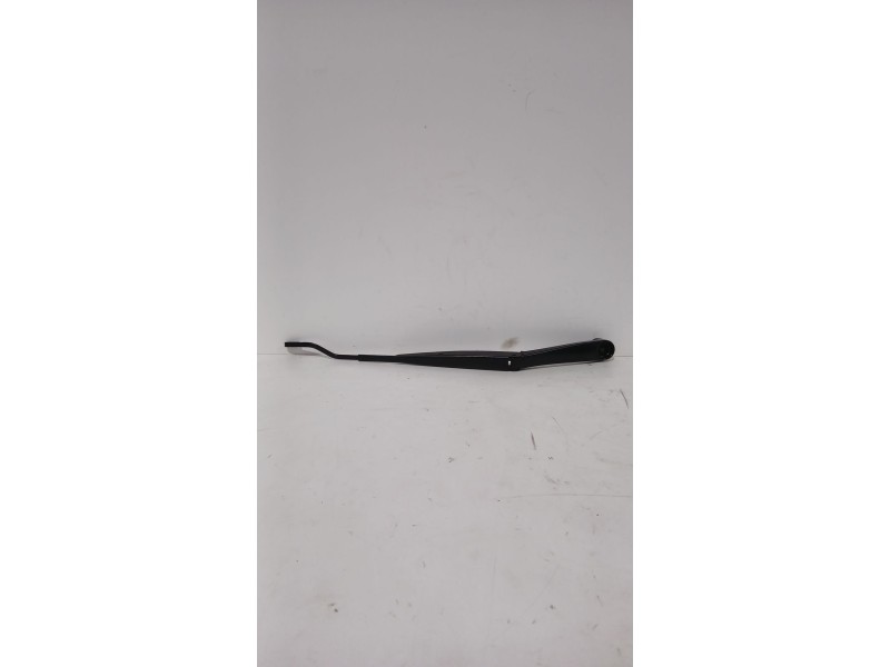 Recambio de brazo limpia delantero izquierdo para kia stonic (yb) 1.0 t-gdi referencia OEM IAM 98311H8000  