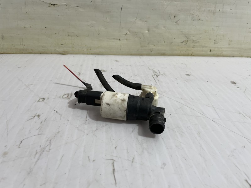 Recambio de bomba limpia para peugeot 308 sw envy referencia OEM IAM 963298498004  