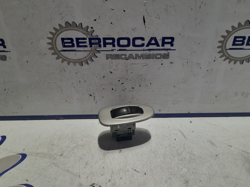 Recambio de mando elevalunas trasero derecho para kia shuma ii referencia OEM IAM   