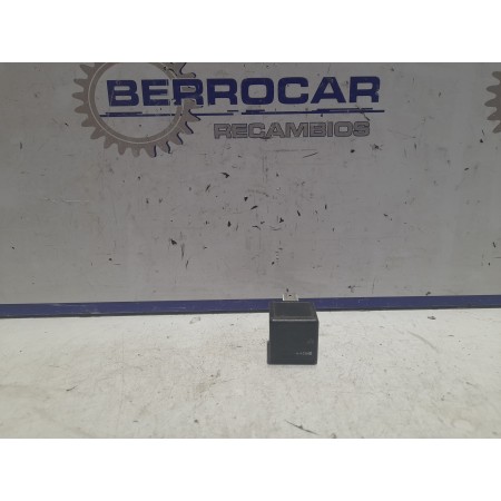 Recambio de rele para renault megane ii berlina 3p referencia OEM IAM V23134J52X207  