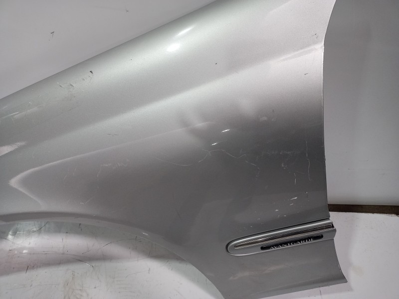 Recambio de aleta delantera izquierda para mercedes-benz clase c (w203) berlina 2.2 cdi cat referencia OEM IAM A2038800118  