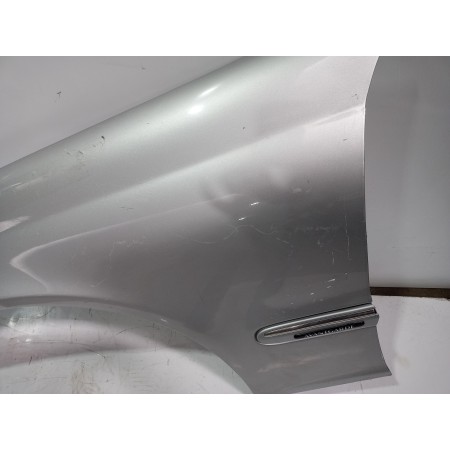 Recambio de aleta delantera izquierda para mercedes-benz clase c (w203) berlina 2.2 cdi cat referencia OEM IAM A2038800118  