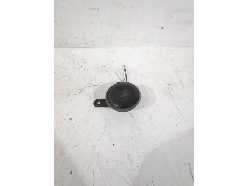 Recambio de claxon para nissan juke (f15) 1.5 dci referencia OEM IAM 256101KA0A/703881163  