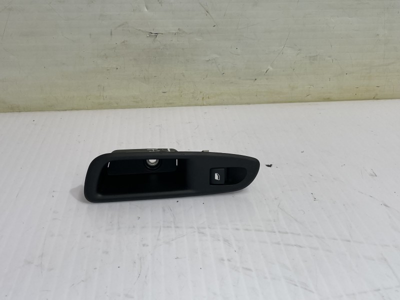 Recambio de mando elevalunas trasero izquierdo para jeep avenger altitude referencia OEM IAM 98044803ZD  