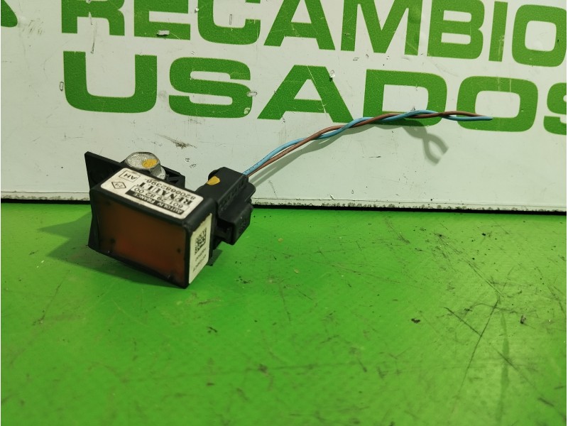 Recambio de sensor para renault megane ii classic berlina 1.5 dci diesel referencia OEM IAM 8200682396  