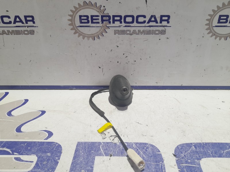 Recambio de base de antena para peugeot 301 referencia OEM IAM 9674768960  