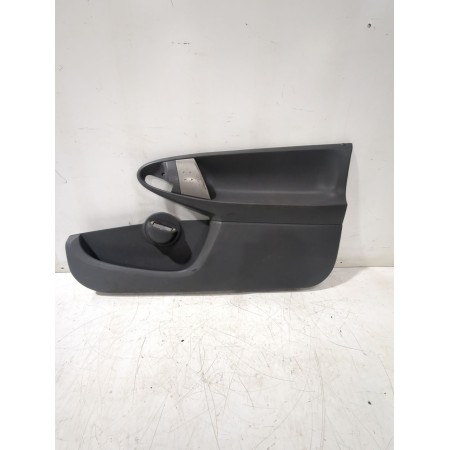 Recambio de guarnecido puerta delantera derecha para peugeot 107 (pm_, pn_) 1.4 hdi referencia OEM IAM 676110H020  