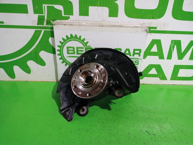 Recambio de mangueta delantera derecha para volkswagen t-roc (d11) basis referencia OEM IAM 5Q0400054NS  