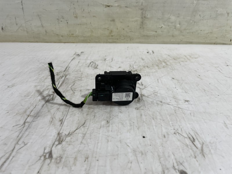 Recambio de motor apertura trampilla para opel corsa f edition referencia OEM IAM HAD36011A  