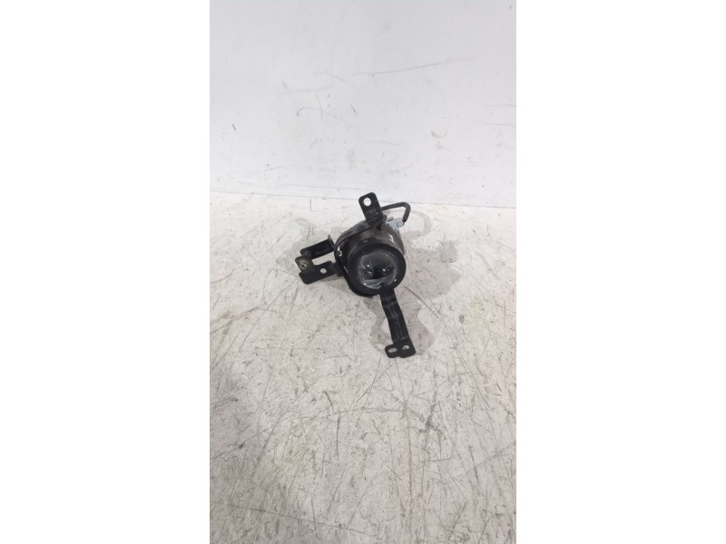 Recambio de faro antiniebla izquierdo para kia stonic (yb) 1.0 t-gdi referencia OEM IAM 92201H8400  