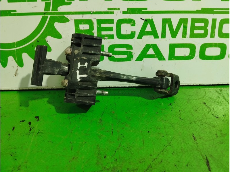 Recambio de retenedor puerta para opel astra h berlina essentia referencia OEM IAM 13107851  