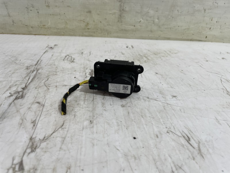 Recambio de motor apertura trampilla para opel corsa f edition referencia OEM IAM HAD36011A  