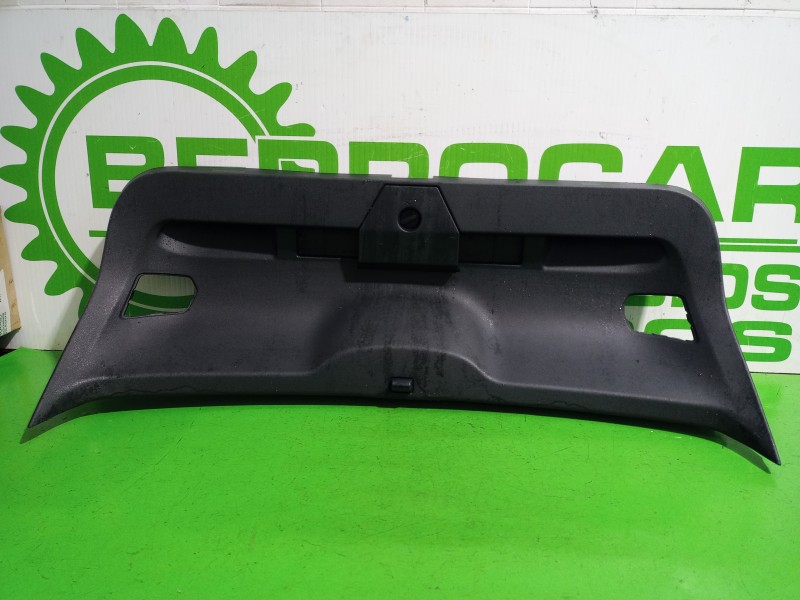 Recambio de guarnecido porton trasero para volkswagen t-roc (d11) basis referencia OEM IAM 2GA867605  