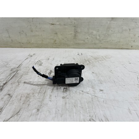 Recambio de motor apertura trampilla para opel corsa f edition referencia OEM IAM HAD36011A  