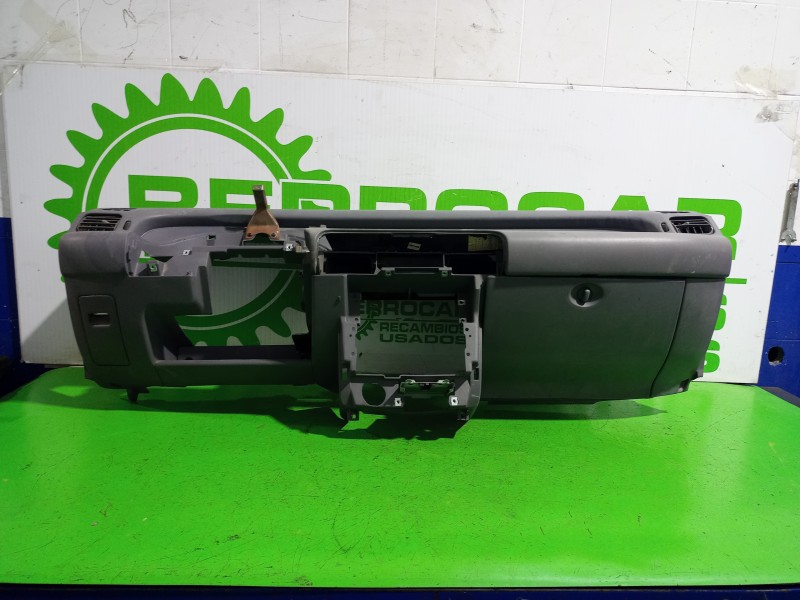 Recambio de salpicadero para nissan micra (k11) básico referencia OEM IAM 68213AX710  