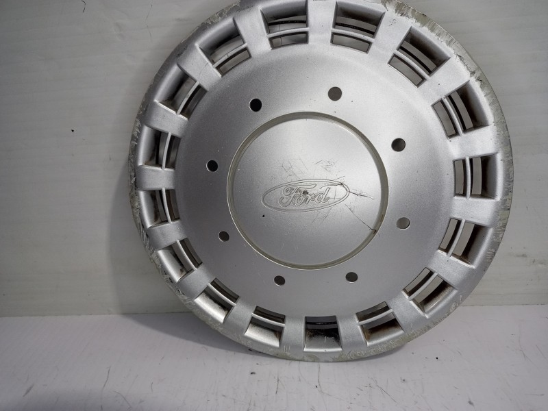 Recambio de tapacubos para ford sierra berlina brillant referencia OEM IAM 88GB1130  