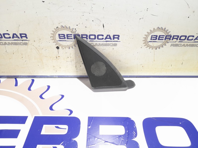 Recambio de moldura lateral para mercedes-benz clase c (w203) berlina 2.2 cdi cat referencia OEM IAM A2037250194  