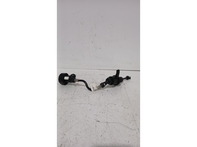 Recambio de bombin embrague para nissan juke (f15) 1.5 dci referencia OEM IAM 306101KB0B  