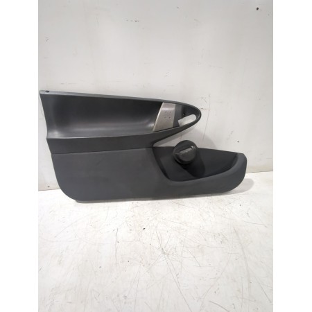 Recambio de guarnecido puerta delantera izquierda para peugeot 107 (pm_, pn_) 1.4 hdi referencia OEM IAM 676120H020  