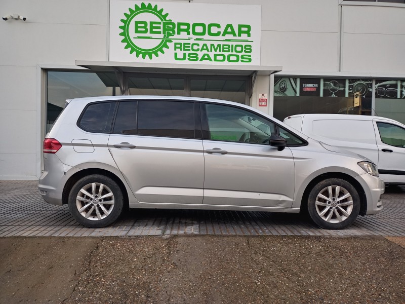 VOLKSWAGEN TOURAN (5T1)