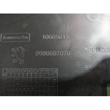 Recambio de molduras delanteras para peugeot 508 active referencia OEM IAM 9686697070  