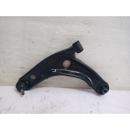Recambio de brazo suspension inferior delantero izquierdo para toyota yaris active referencia OEM IAM 90119W0086  