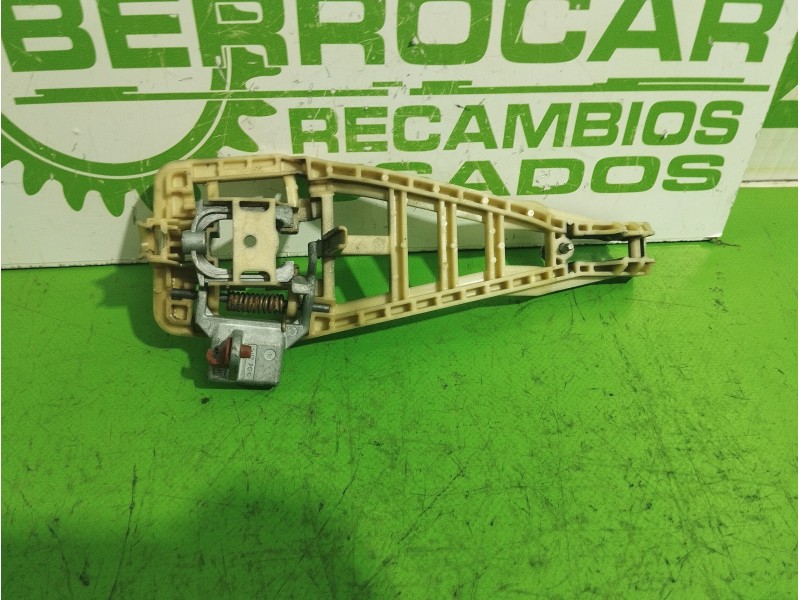 Recambio de maneta exterior trasera izquierda para opel vectra c berlina essentia referencia OEM IAM 13106604  